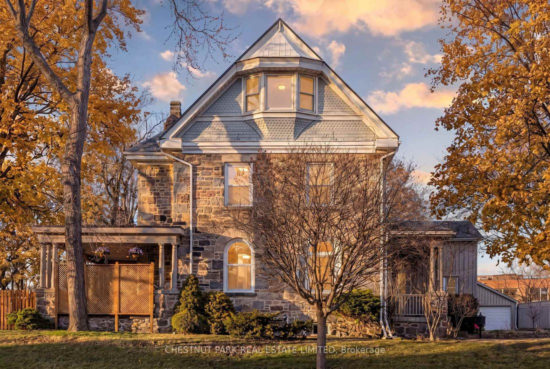 House in Cambridge, Ontario, Canada 1 - 18790775