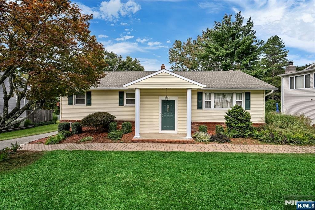 House in Wanaque, New Jersey, United States 1 - 18960478