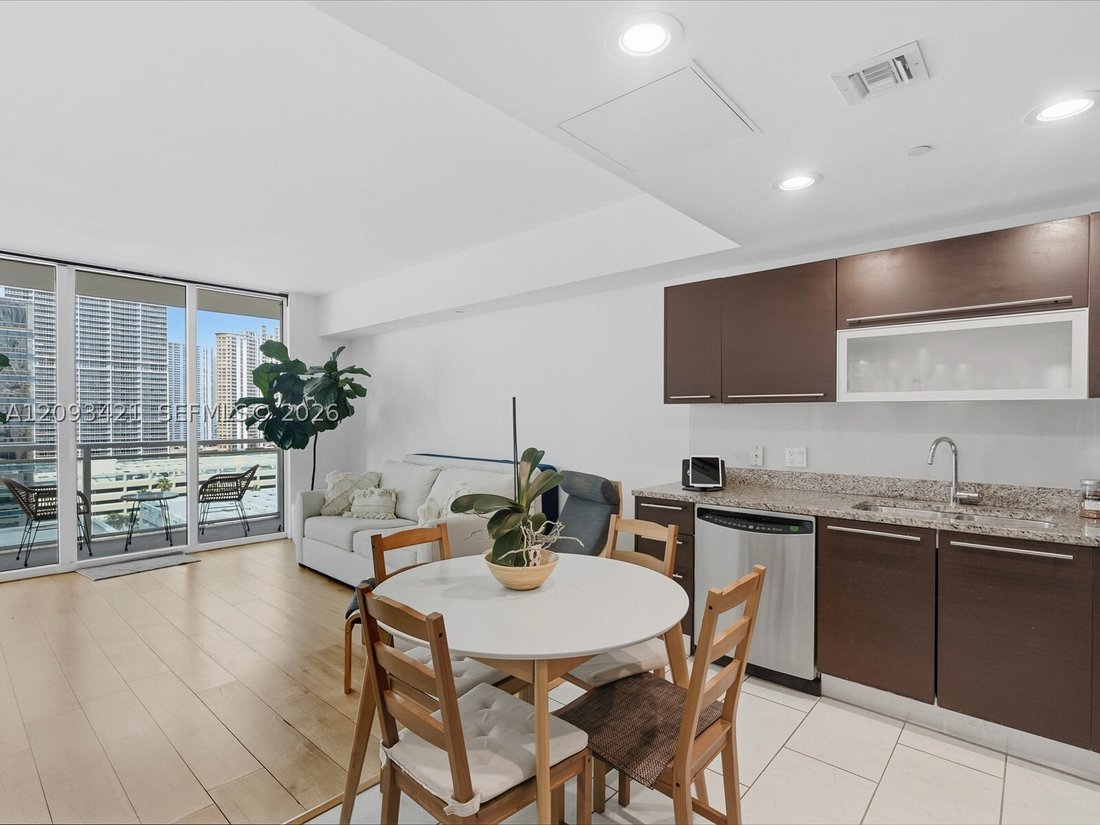 Condo in Miami, Florida, United States 4 - 18960423