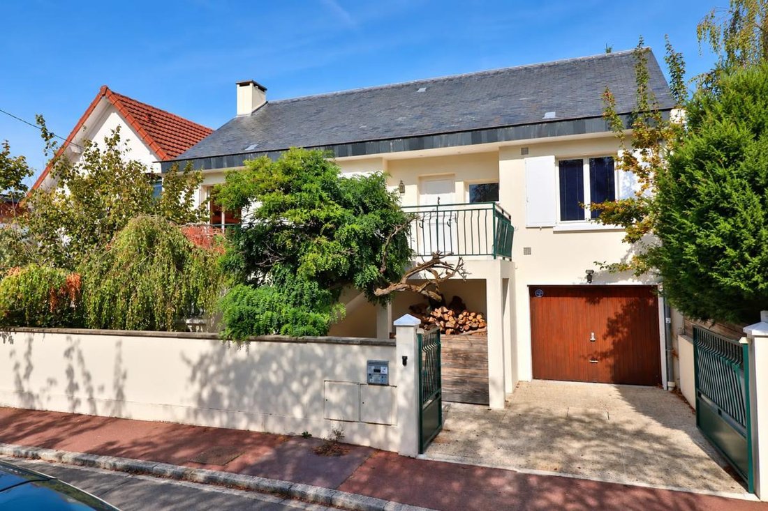 House in Bord de Seine-Les Martinets, Rueil-Malmaison, France 2 - 18949723