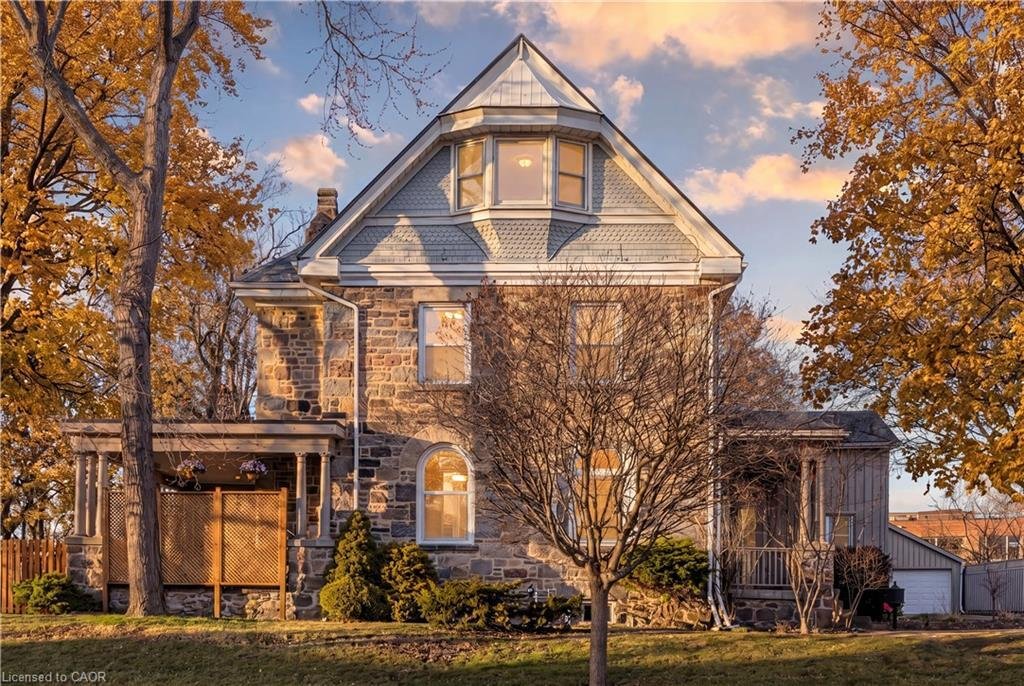 House in Cambridge, Ontario, Canada 1 - 18790780