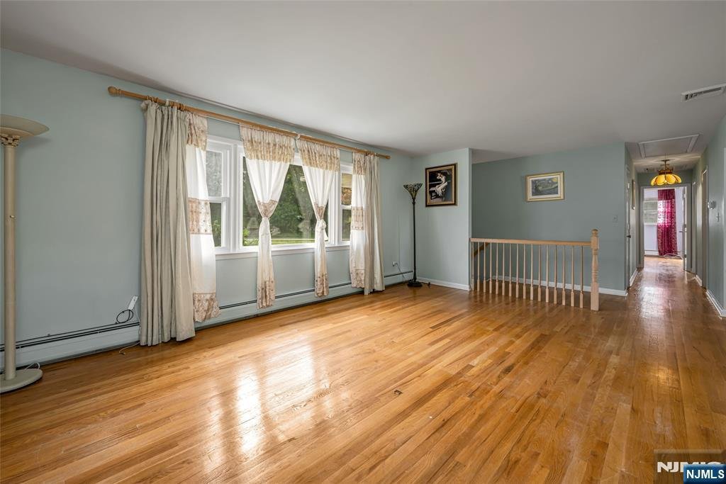 House in Wanaque, New Jersey, United States 2 - 18960478