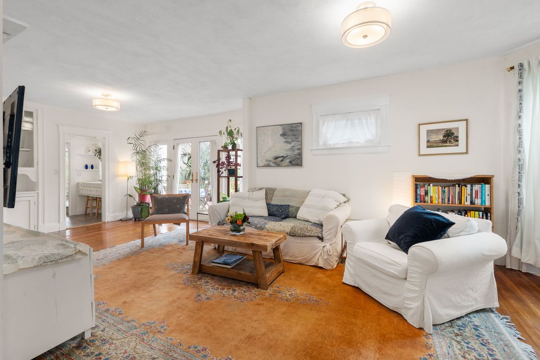 Condo in Belmont, Massachusetts, United States 5 - 18960226