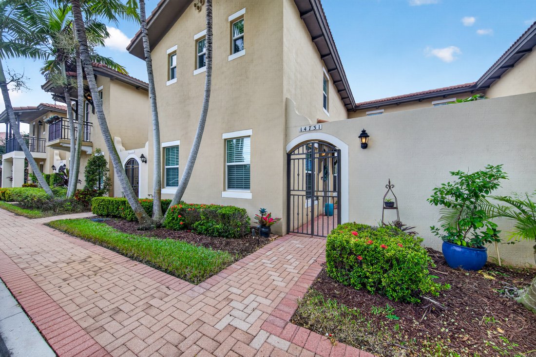 Townhouse in Miramar, Florida, United States 1 - 18960221