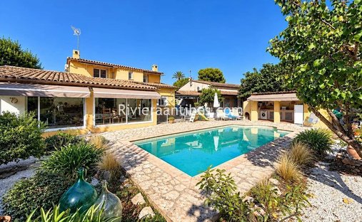 House in Les Cougoulins-Rastines, Antibes, France 1