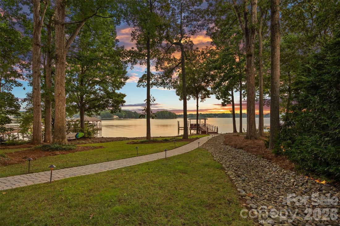 House in Huntersville, North Carolina, United States 2 - 18960286