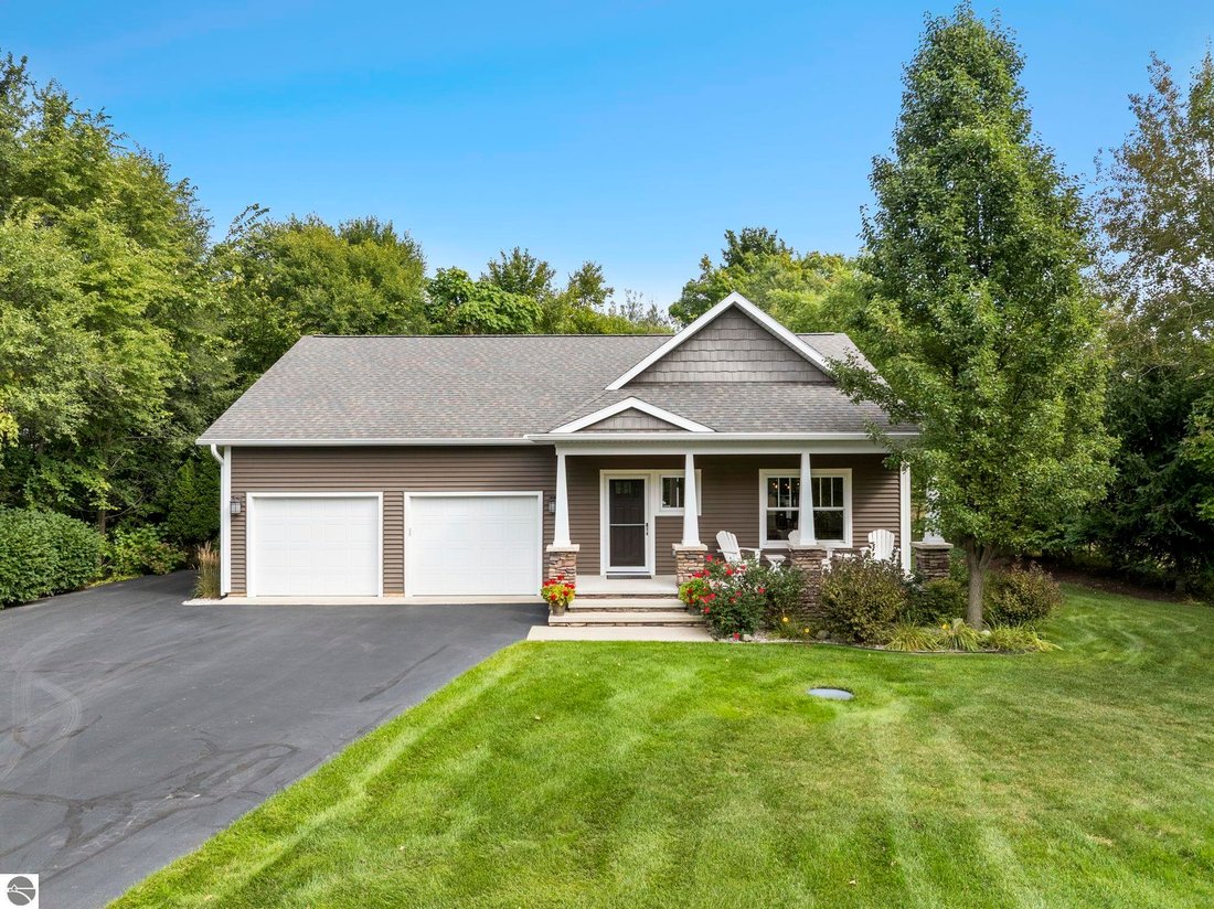 House in Elk Rapids, Michigan, United States 1 - 18960496