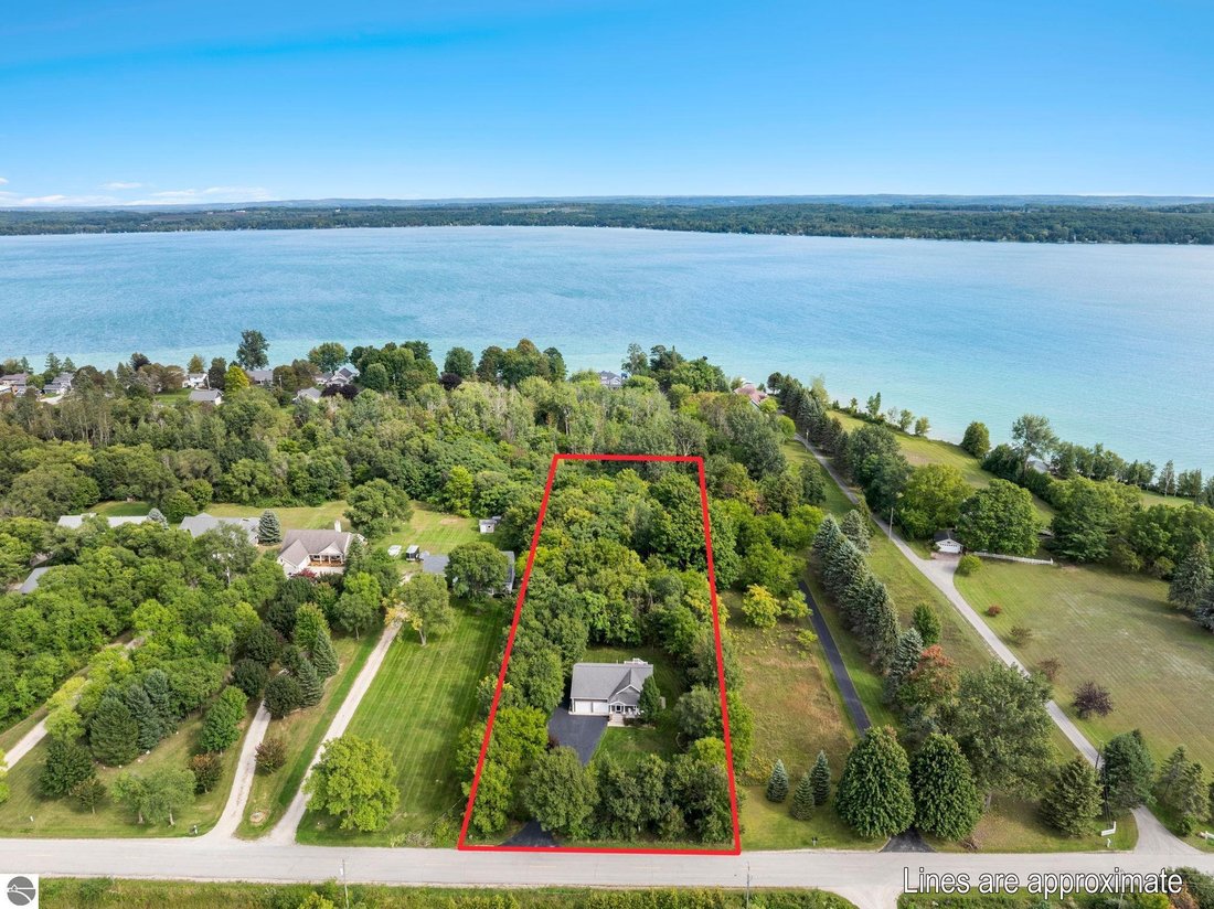 House in Elk Rapids, Michigan, United States 2 - 18960496