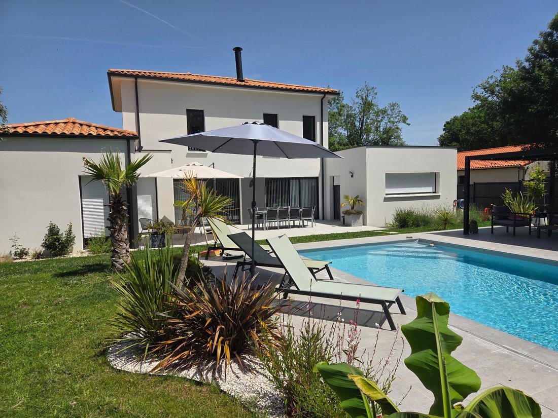 House in Breuillet, Nouvelle-Aquitaine, France 2 - 18008481