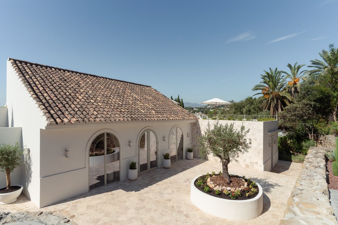 Villa in Nueva Andalucia, Marbella, Spain 2 - 18960735