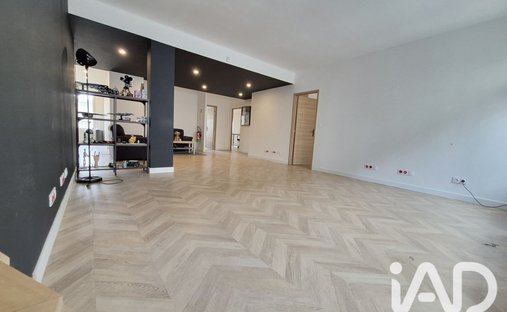 Apartment in Le Port, Caen, France 1