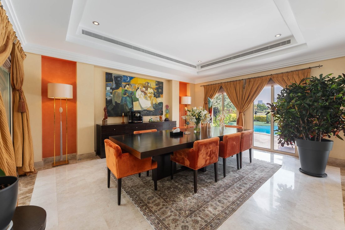 Villa in The Meadows, Dubai, United Arab Emirates 5 - 18960129