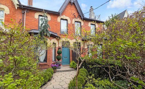Villa in Toronto, Ontario, Canada 1