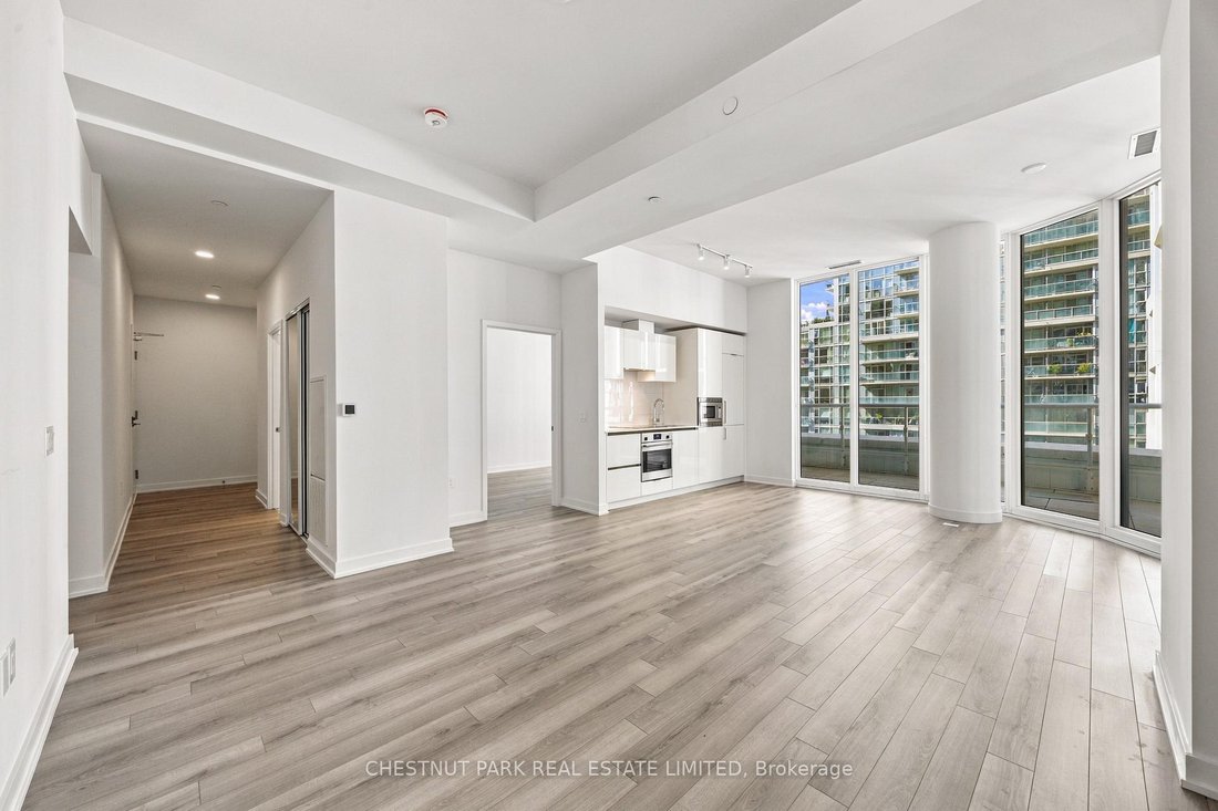 Apartment in Toronto, Ontario, Canada 5 - 18960836