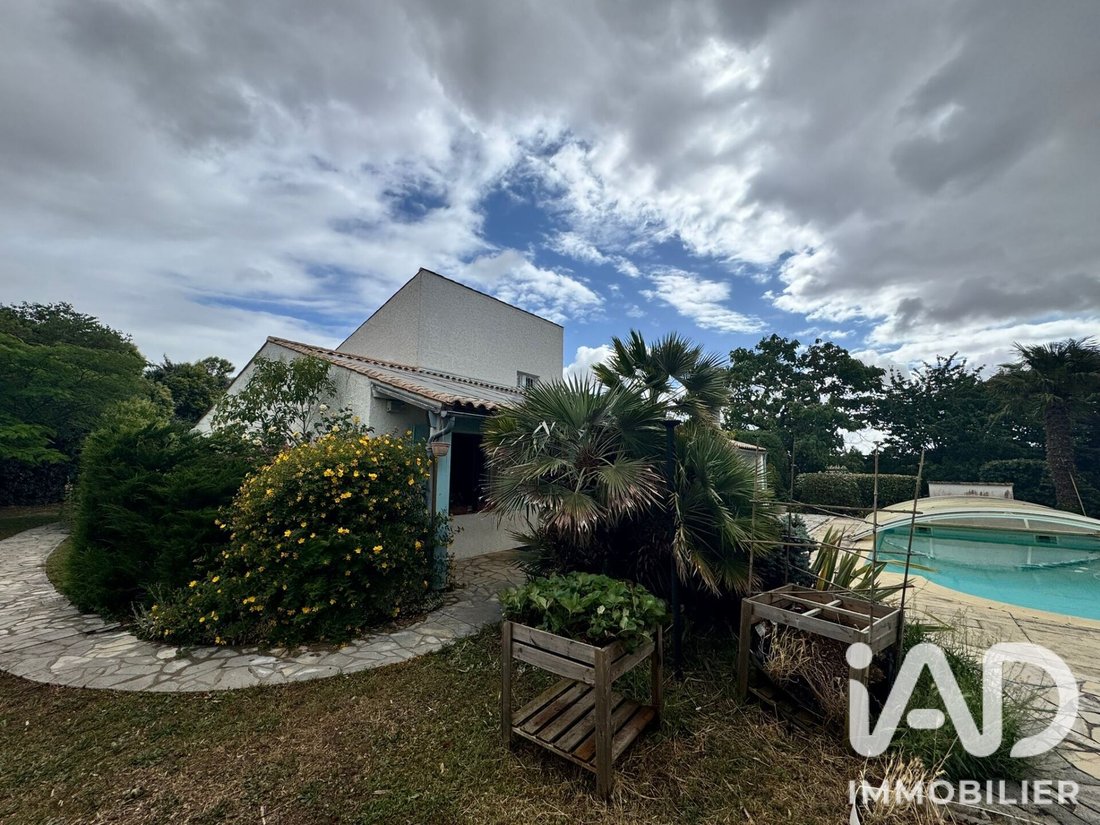 House in Dompierre-sur-Mer, Nouvelle-Aquitaine, France 1 - 18963030