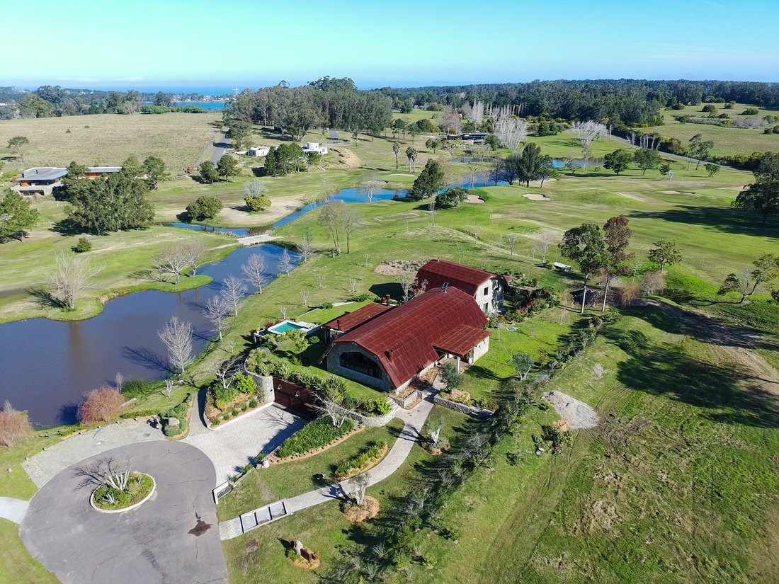 House in Chacras del Golf, Maldonado Department, Uruguay 2 - 18960289
