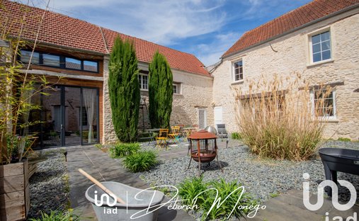 House in Saint-Martin-la-Garenne, Ile-de-France, France 1