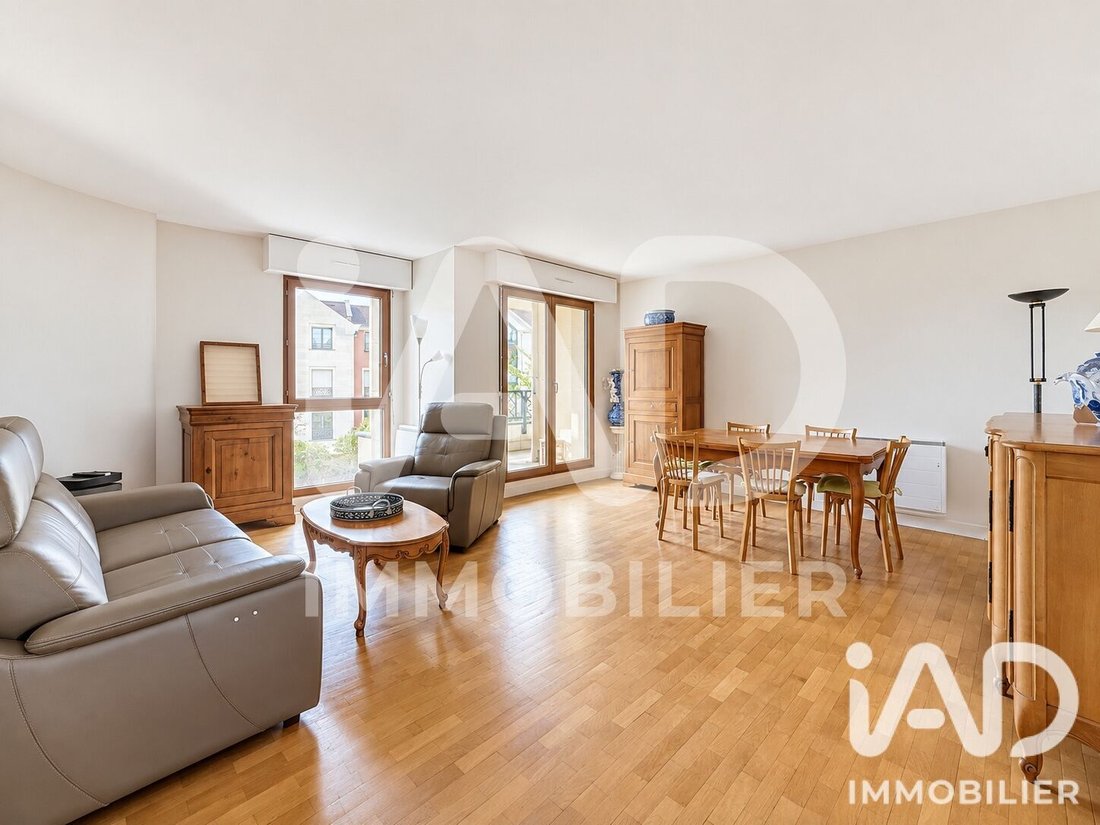 Apartment in Napoleon, Maisons-Laffitte, France 1 - 18963329