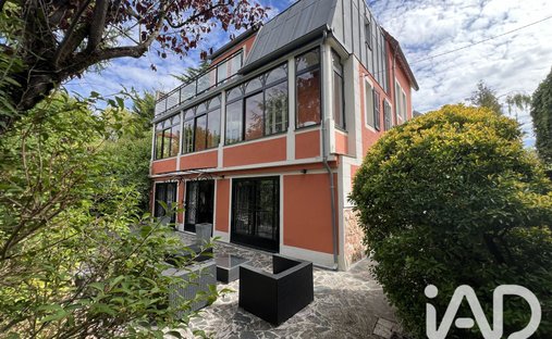 Maison à Côte Saint Louis, Garches, France 1