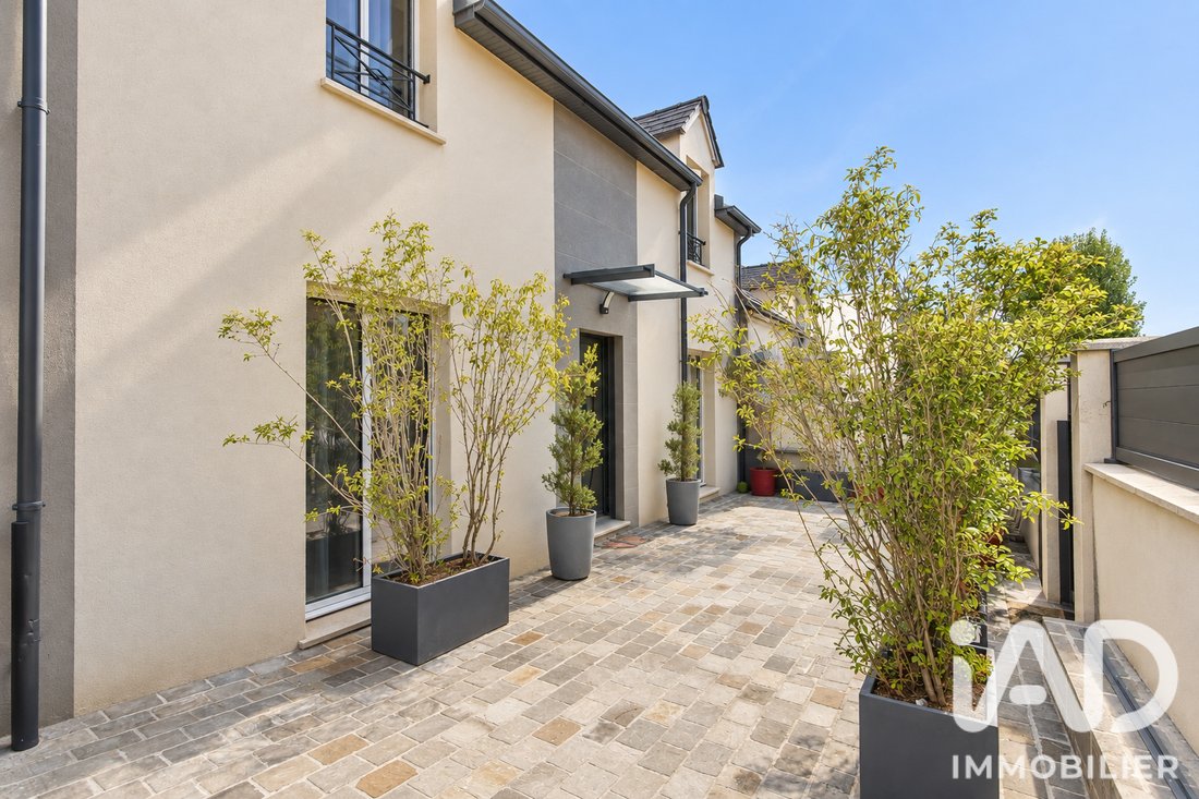 House in Orgeval, Ile-de-France, France 1 - 18963035