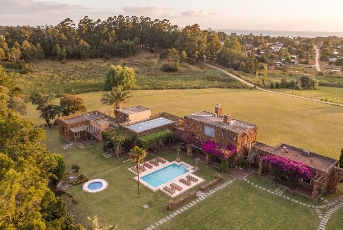 Estate in Rocha, Rocha Department, Uruguay 2 - 18960276