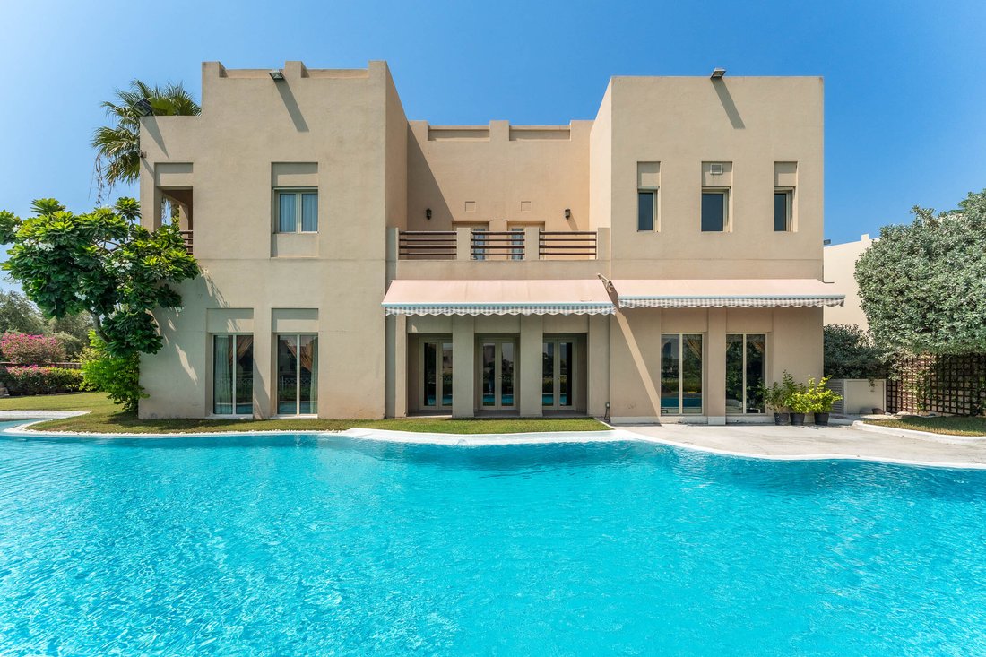 Villa in The Meadows, Dubai, United Arab Emirates 2 - 18960129