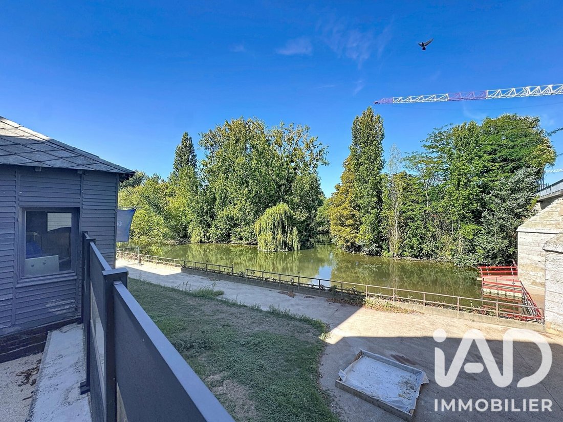 Apartment in Poissy, Ile-de-France, France 1 - 18962988