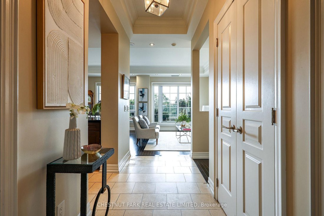 Apartment in Toronto, Ontario, Canada 3 - 18960863