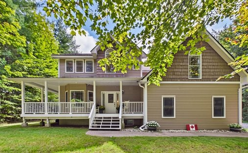 House in Gravenhurst, Ontario, Canada 1