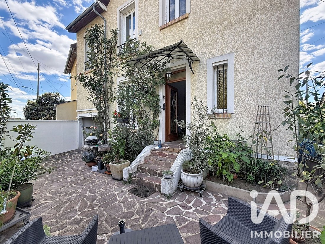 House in Napoleon, Maisons-Laffitte, France 1 - 18963219