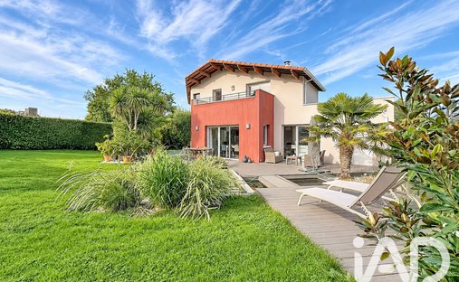 House in Nord, Basse-Goulaine, France 1