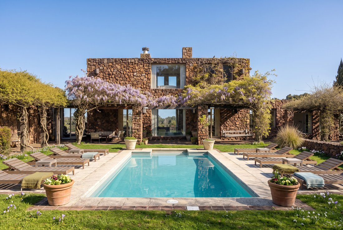 Estate in Rocha, Rocha Department, Uruguay 1 - 18960276