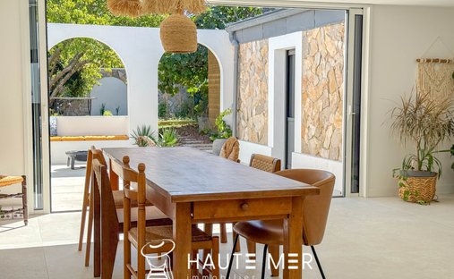 House in Olonne-sur-Mer, Les Sables-d'Olonne, France 1