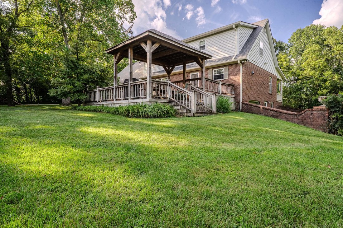 House in Versailles, Kentucky, United States 4 - 18740214