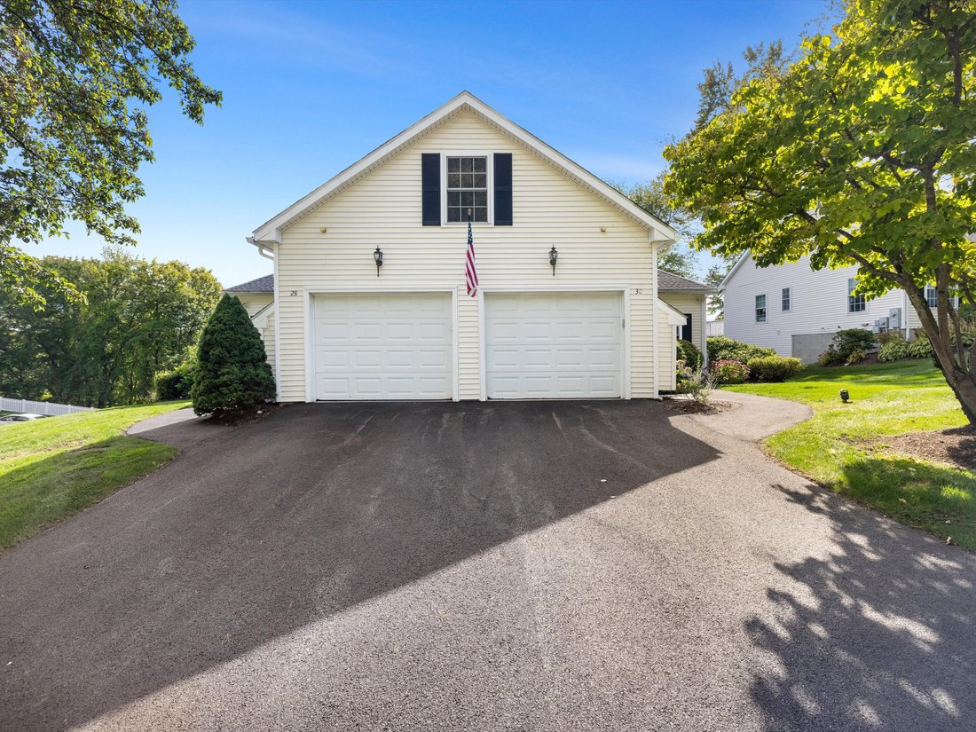 Condo in Southborough, Massachusetts, United States 5 - 18960833