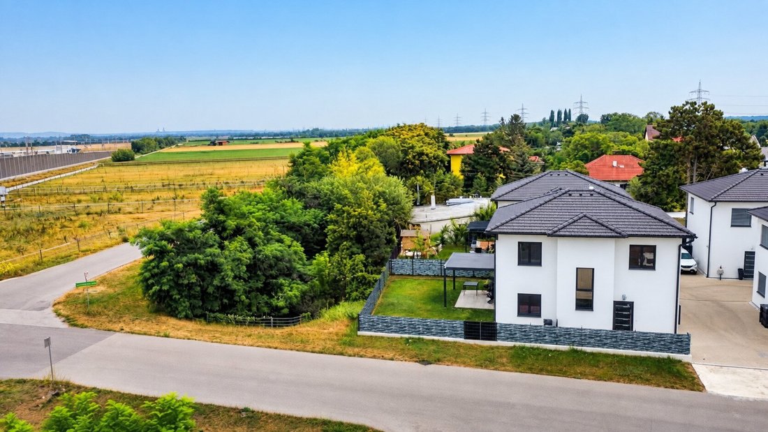 House in Münchendorf, Lower Austria, Austria 1 - 18960922