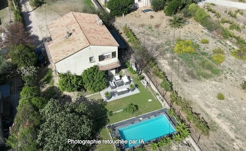 Villa in Partie Nord-Ferrieres-Cadenades-Rouviere, Le Muy, France 1