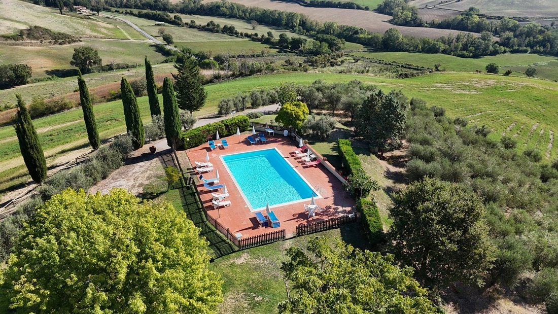 Estate in San Giovanni d'Asso, Tuscany, Italy 5 - 18961386