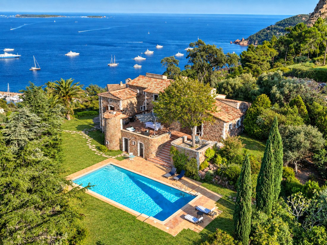 Villa à Théoule-sur-Mer, Provence-Alpes-Côte d'Azur, France 1 - 18932663