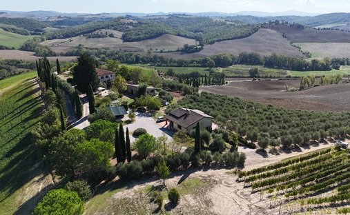 Estate in San Giovanni d'Asso, Tuscany, Italy 1