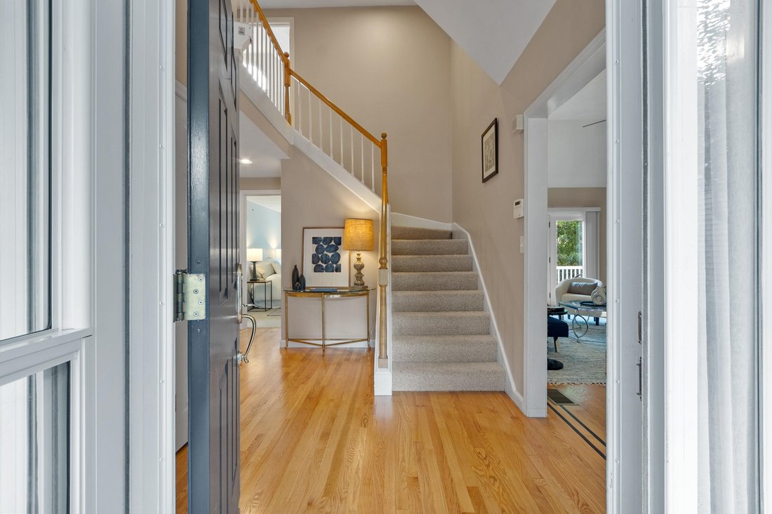 Townhouse in Bedford, Massachusetts, United States 3 - 18961852