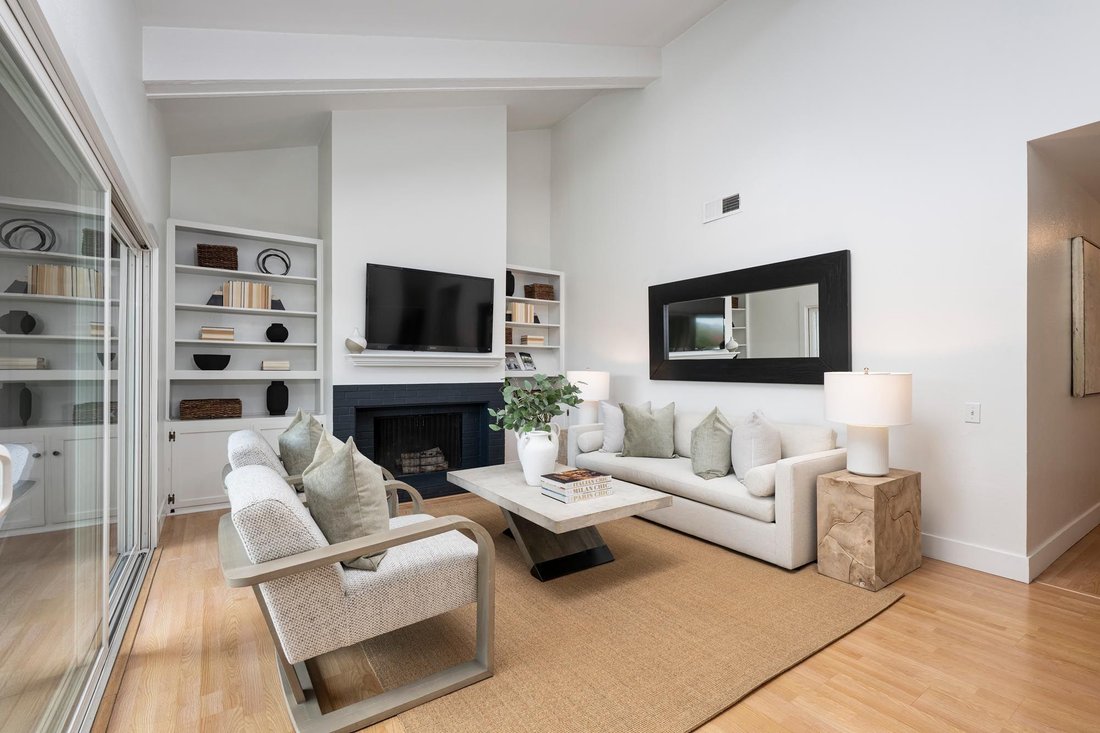 Condo in San Carlos, California, United States 5 - 18961832