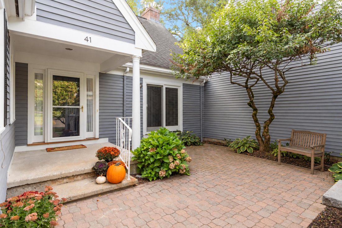 Townhouse in Bedford, Massachusetts, United States 2 - 18961852