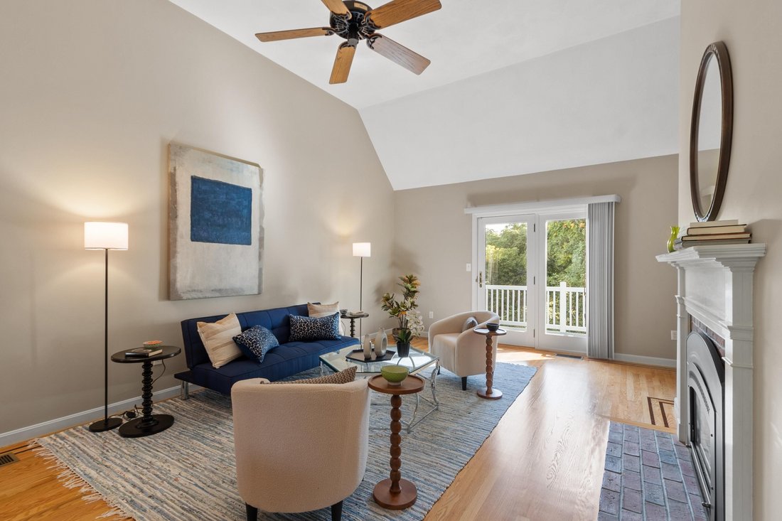 Townhouse in Bedford, Massachusetts, United States 4 - 18961852