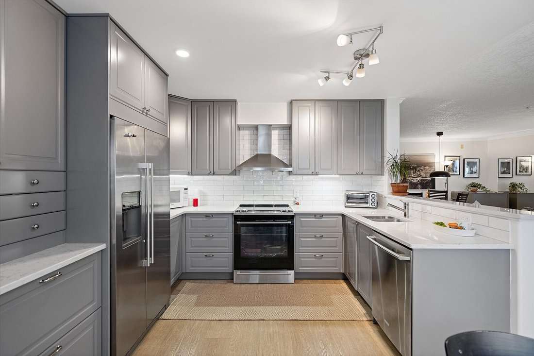 Condo in Victoria, British Columbia, Canada 2 - 18961850