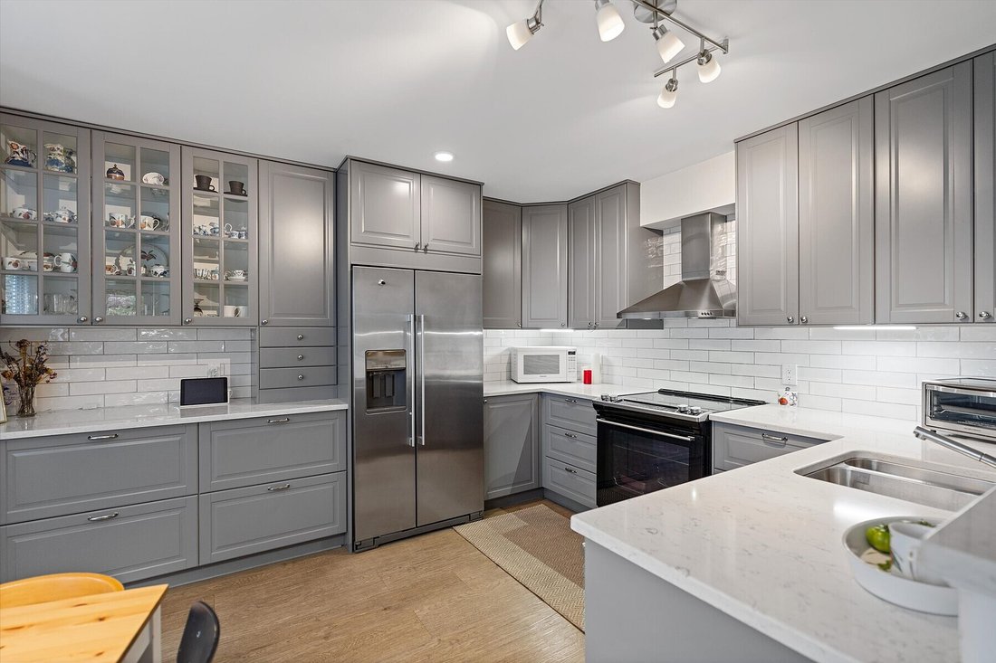 Condo in Victoria, British Columbia, Canada 4 - 18961850