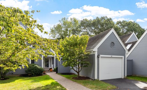 Townhouse in Bedford, Massachusetts, United States 1