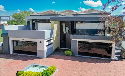 House in The Islands Estate, North West, South Africa 1