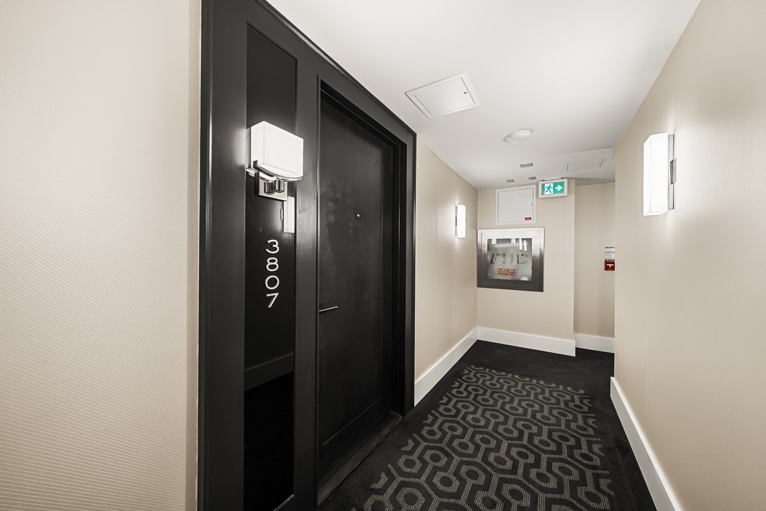 Condo in Toronto, Ontario, Canada 2 - 18961858