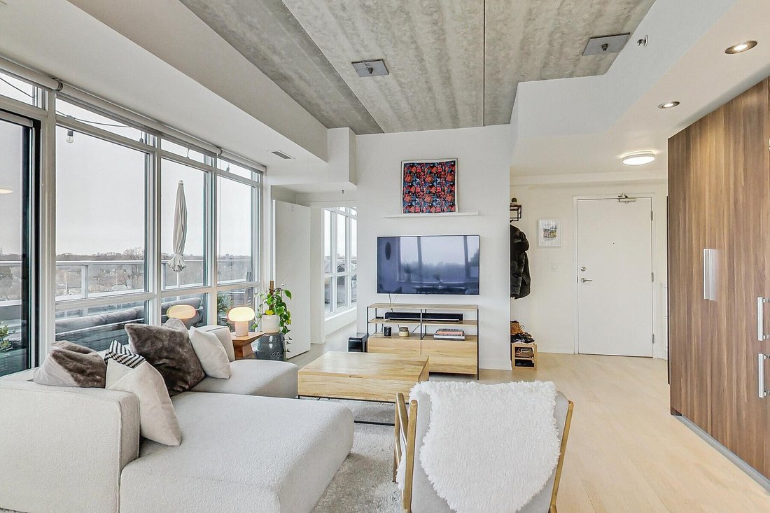 Condo in Toronto, Ontario, Canada 3 - 18961863